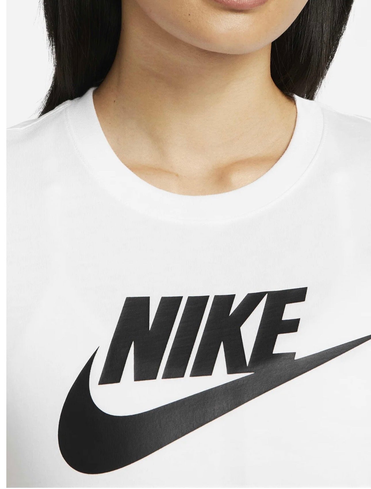 Nike Women Essential Logo T-Shirt – Classic Everyday Fit