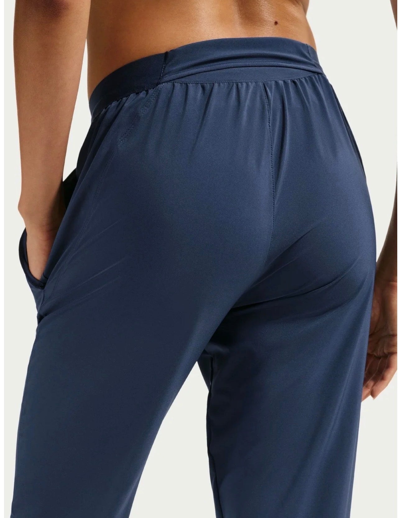 NIKE WOMEN DRI-FIT WOVEN TRAINING PANTS