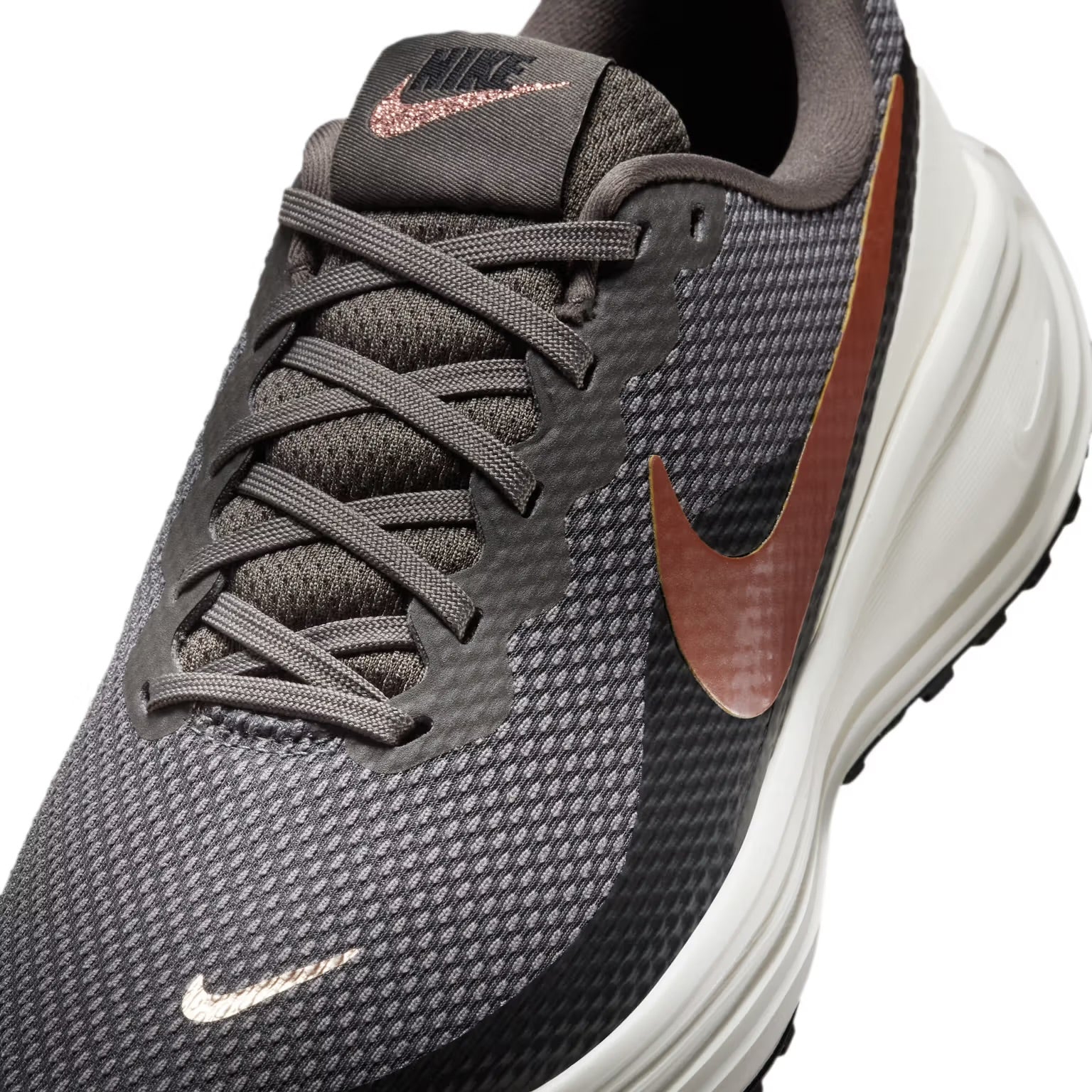 TITLE: WMN Revolution 8 Premium Running Shoes
