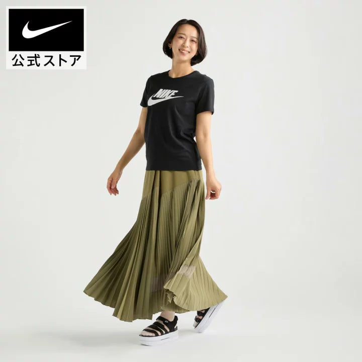 Nike Sportswear Essential Tee