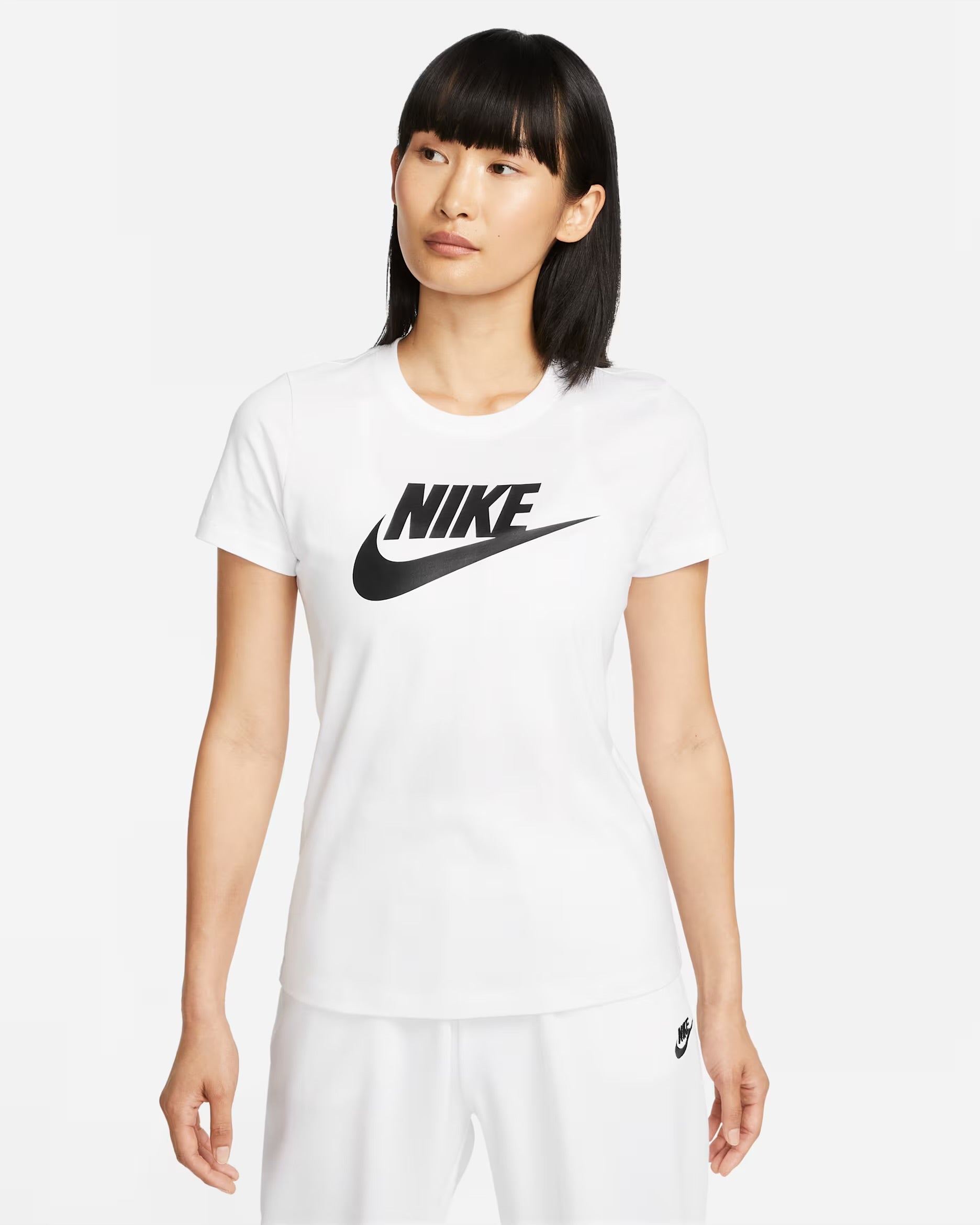 Nike Sportswear Essential Tee