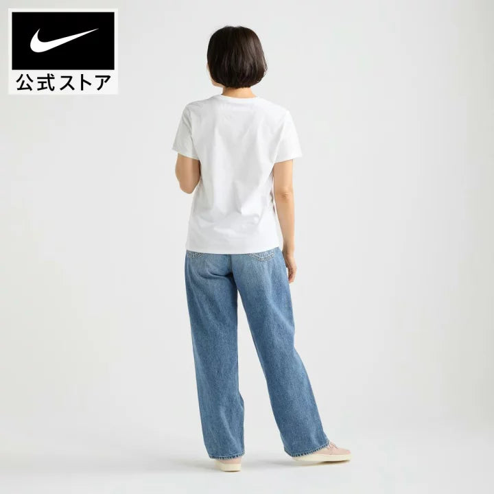 Nike Sportswear Essential Tee