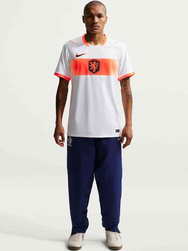 Nike Men Dri-FIT Training T-Shirt – Gym & Sports Wear