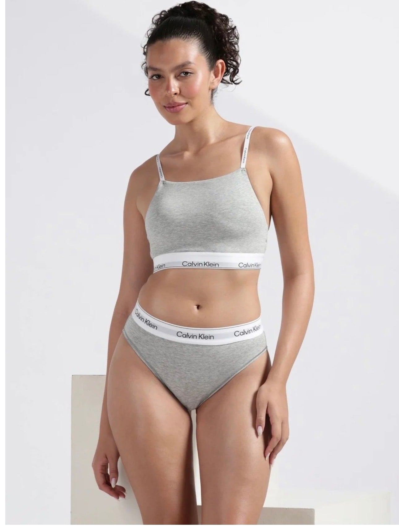 Calvin Klein Women’s Cotton Stretch Bralette – Grey