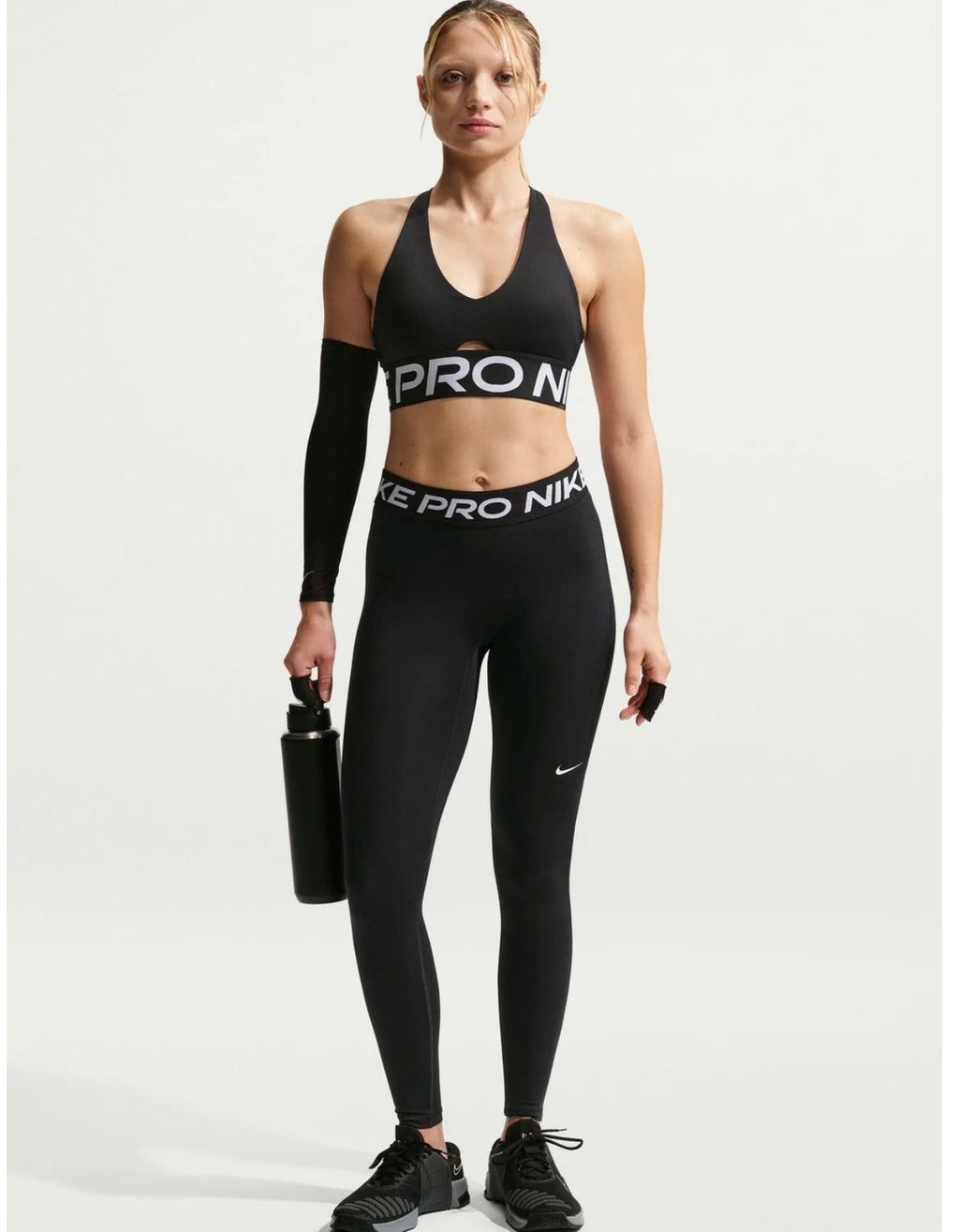 Nike Pro Women’s Training Set – Sports Bra & Tights (Performance Fit)