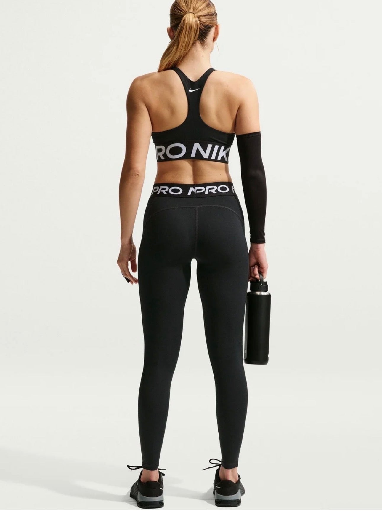 Nike Pro Women’s Training Set – Sports Bra & Tights (Performance Fit)